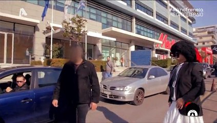 Ο τσολιάς της Ελληνοφρένειας πήγε με νεκροφόρα στη ΝΔ