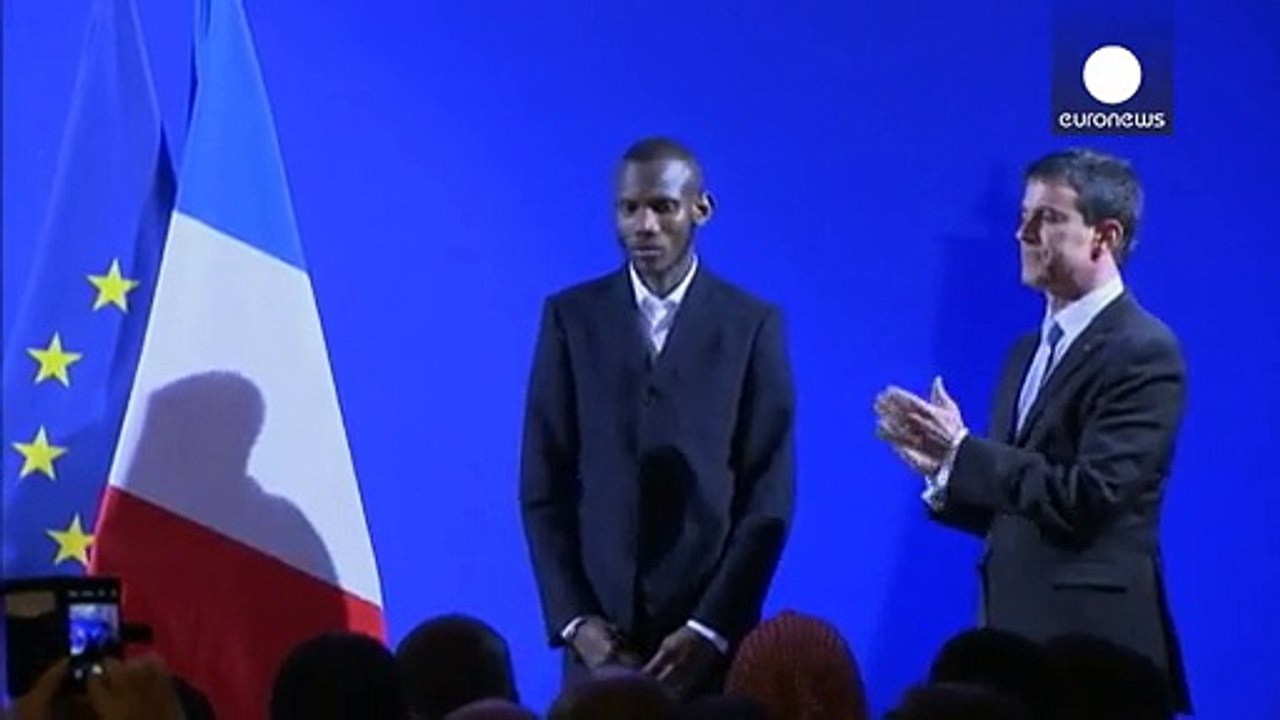 Nach Geiselrettung: Frankreich verleiht 'Helden von Paris' die Staatsbürgerschaft