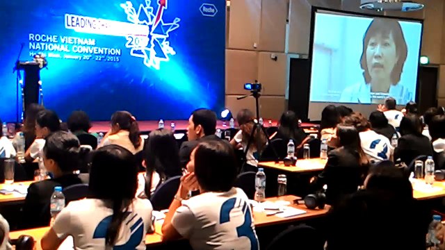 Cho thuê máy chiếu độ sáng cao 4000 8000 ansi, màn hình 200, 300 inch