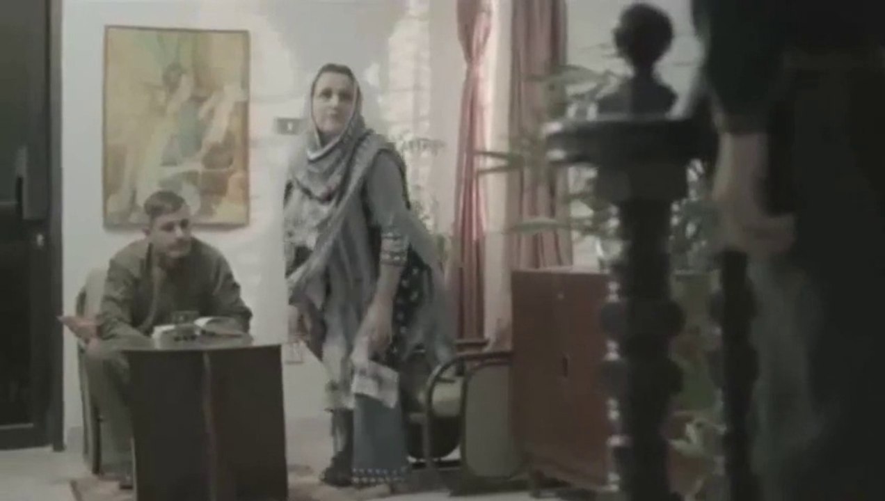 Bara Dushman Bana Phirta Hai - PAKISTAN ARMY SONG