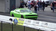 Une Tesla Model S éclate une Dodge Challenger Hellcat dans une course de dragster!