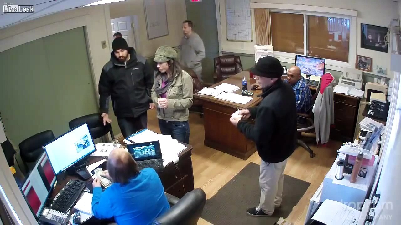 Idiots Hassling a Pizza Delivery Guy