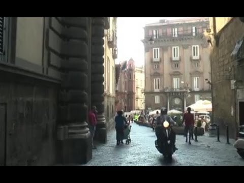 Napoli - Spaccia droga in pieno centro: arrestato dalla Polizia (20.01.15)
