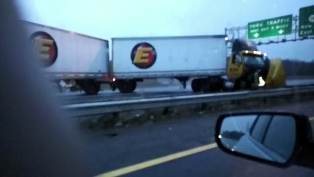 Graba a un camión que está a punto de arrollarle y ocurre un milagro