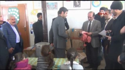 Van İran Sınırındaki Öğrencileri Sevindiren Yardım