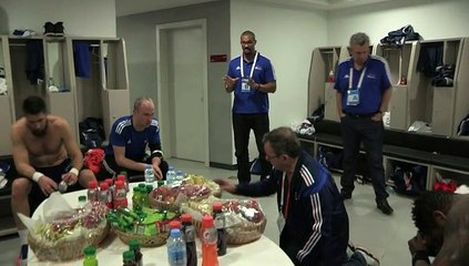 Dans les coulisses des Experts: À la mi-temps de France-Islande