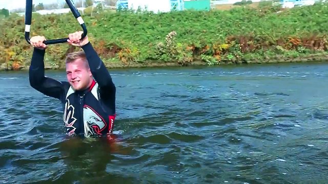 Batman vs Superman - Behind the Scenes - Barefoot Waterskiing