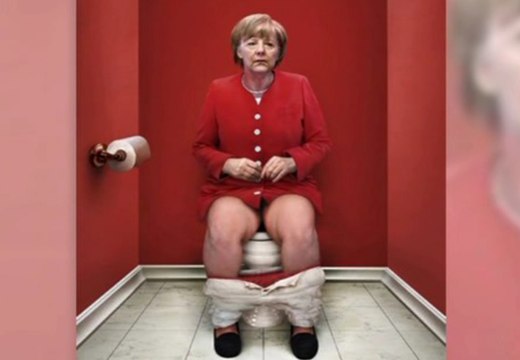 Angela Merkel et les grands leaders politiques aux toilettes - ZAPPING ACTU DU 21/01/2015