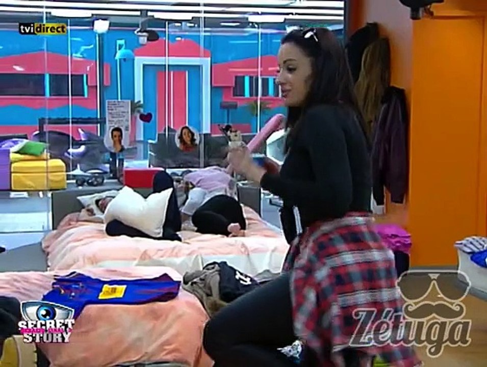 Diana, Vânia e Wilson comentam a falsa amizade da Sofia e Érica e não tem duvidas que é tudo jogo
