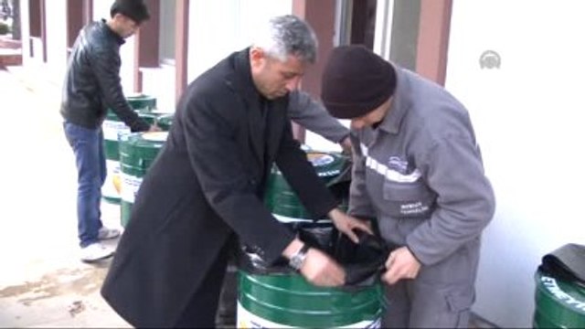 Sokak Hayvanları İçin Bayat Ekmek Kutusu