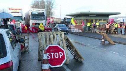 Download Video: Grève: les routiers maintiennent la pression sur les organisations patronales