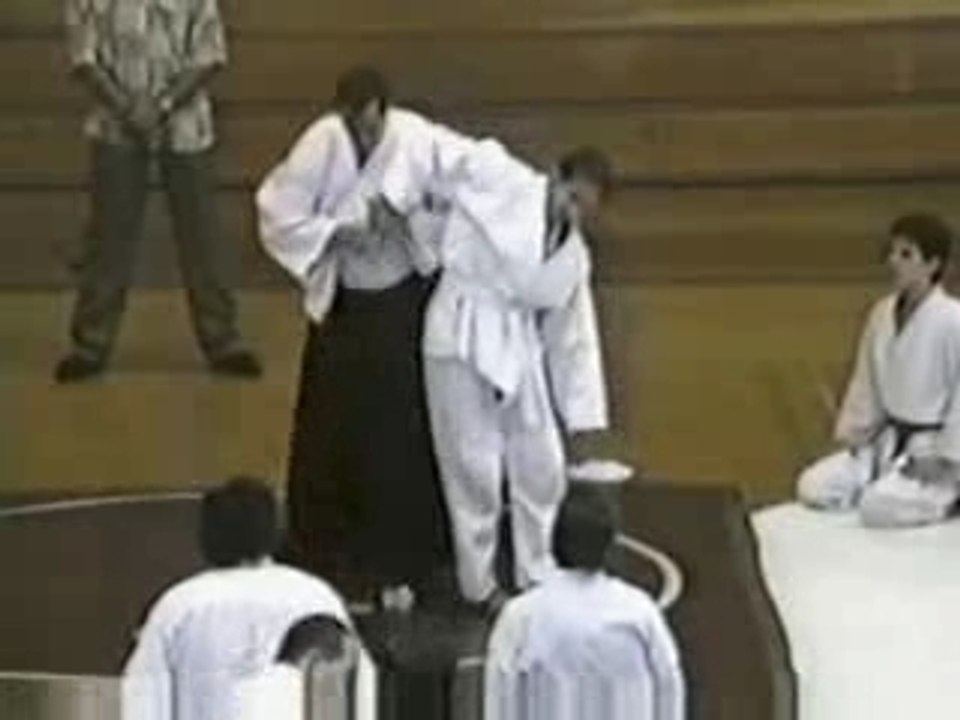 STEVEN SEAGAL (WOMEN IN AIKIDO)