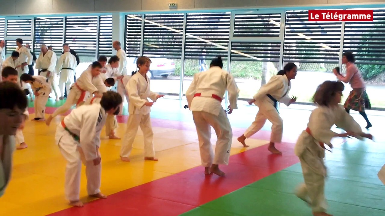 Fouesnant (29). La championne olympique Lucie Décosse dirige la séance d'entraînement