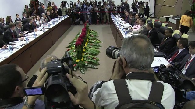 EEUU y Cuba discuten temas migratorios