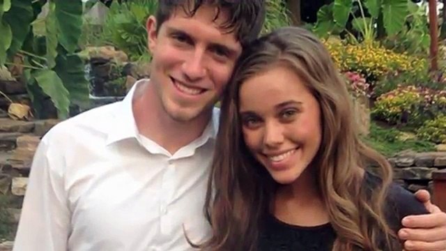 Jessa Duggar And Ben Seewald Steamy Kissing Picture
