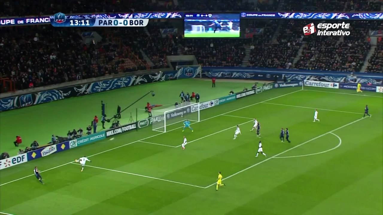 Cavani abre o placar para o PSG na Copa da França