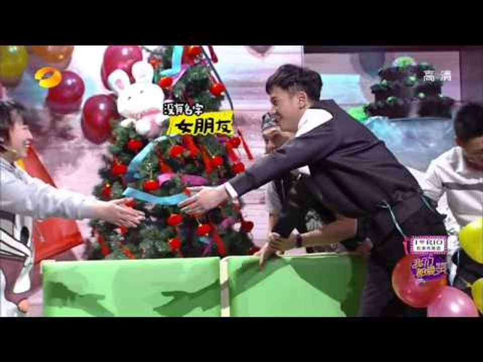 《我们都爱笑》看点 Laugh Out Loud 12/06 Recap: 韩栋抱得美人归当众滚地板 Handong hugs beauty【湖南卫视官方版】