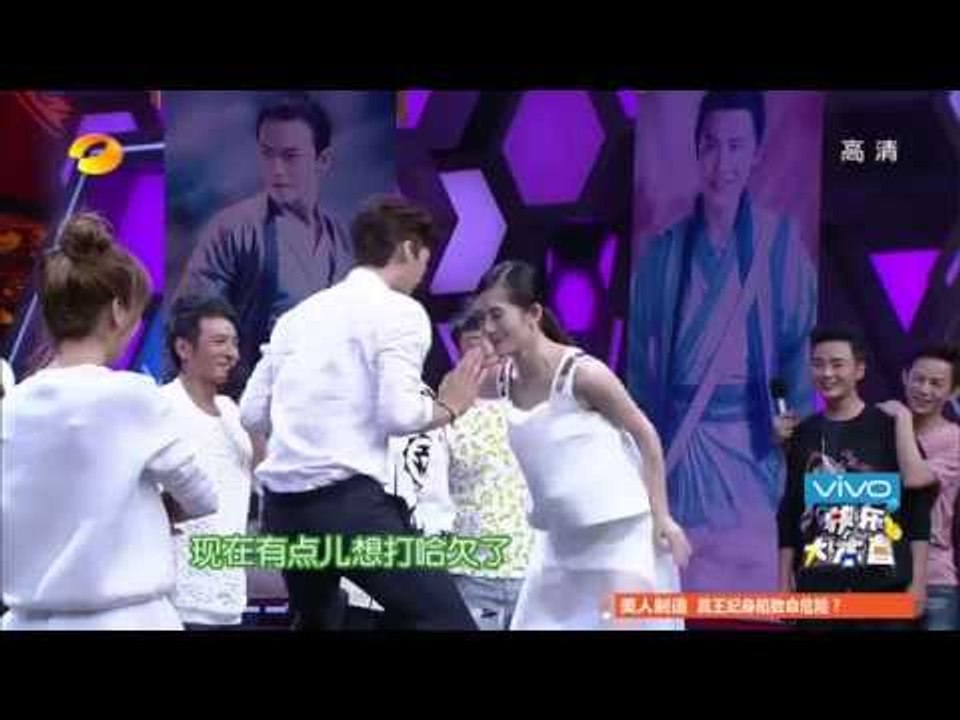 《快乐大本营》看点 Happy Camp 10/25 Recap: 爆笑！谢娜狂虐李易峰反被虐-Abuse Game Between Nana Xie And Li Yi Feng【湖南卫视官方版】