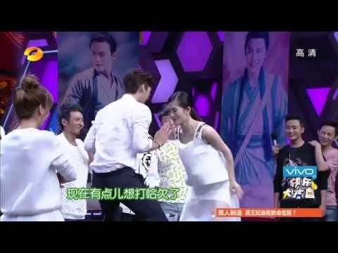 《快乐大本营》看点 Happy Camp 10/25 Recap: 爆笑！谢娜狂虐李易峰反被虐-Abuse Game Between Nana Xie And Li Yi Feng【湖南卫视官方版】
