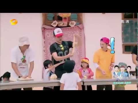 《爸爸去哪儿》第二季看点 Dad Where Are We Going S02 08/29 Recap 众爸萌娃花样百出拉面混战-Dads&Kids Make Noodles【湖南卫视官方版】