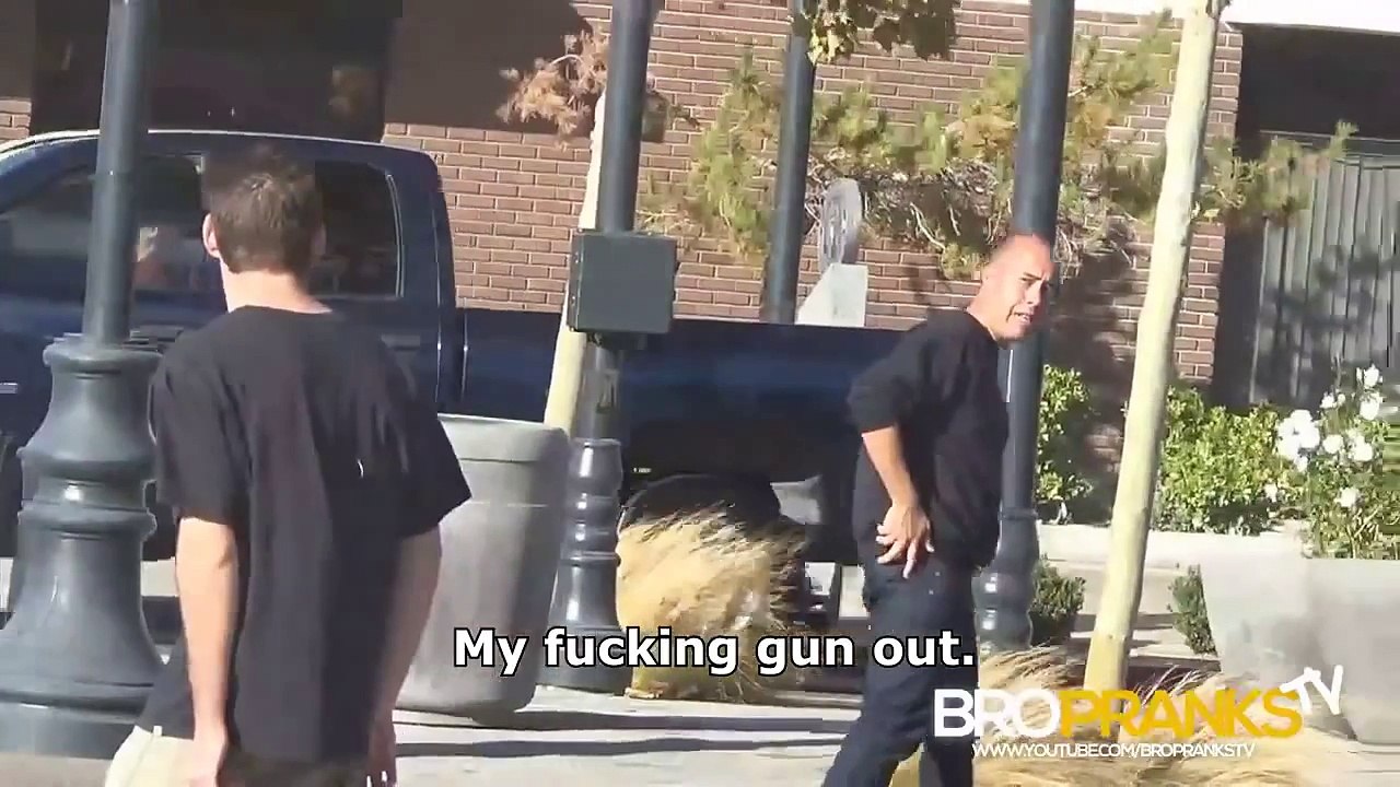 Almost Pickpocketing People (PRANKS GONE WRONG) - Pranks in the Hood  2014