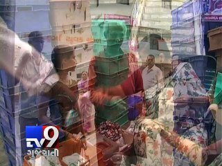 Vadodara: People crawling on road to protest , demands reduction in milk prices - Tv9 Gujarati