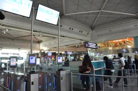 Parmak İzi İle Pasaport Geçişi Bugün Başlıyor