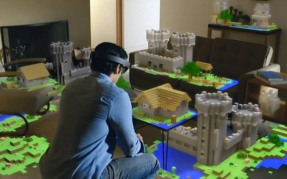 L'HoloLens, le projet fou de réalité augmentée de Microsoft