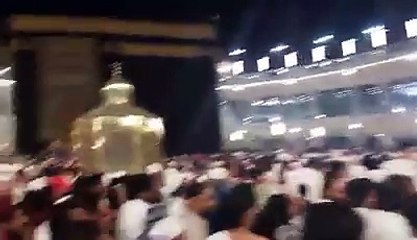 Imran Khan @ Haram Sharif Performing Umrah - Watch video