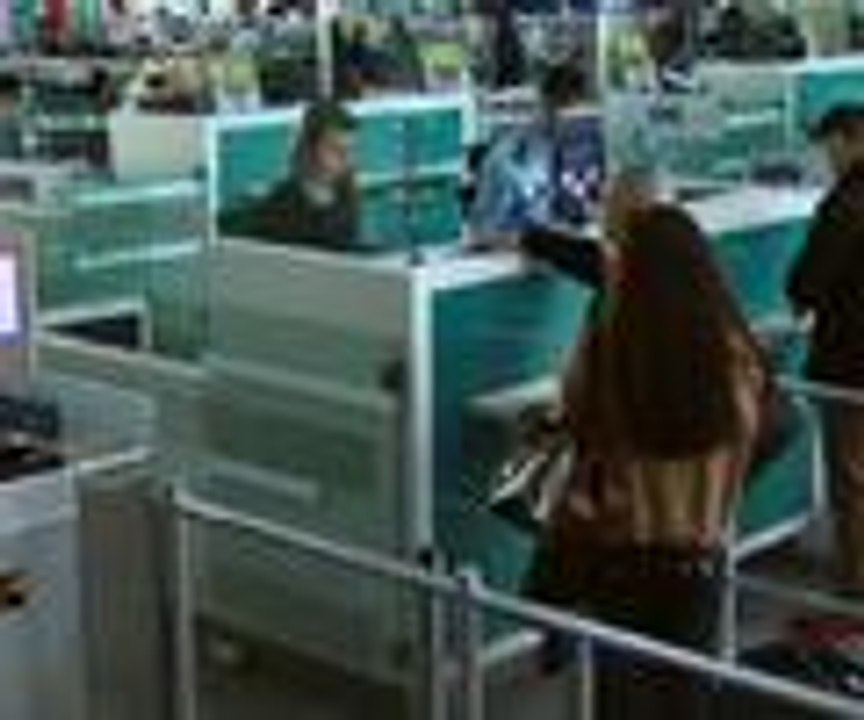 Havalimanı'nda  e-gate uygulaması