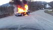 Intervention de pompiers qui tourne mal : une voiture en feu explose!