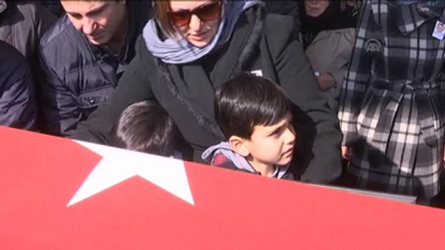 İstanbul'da Ölü Bulunan Polis Memurunun Cenazesi