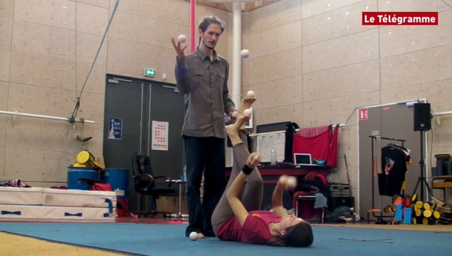 Quimper. La Cie Balançoire en tournée cirque à vélo