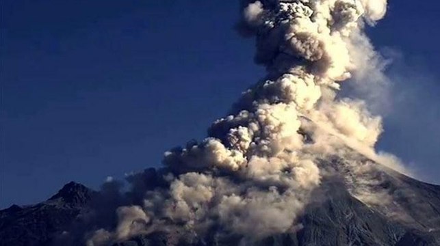 L'éruption du volcan Colima en Timelapse
