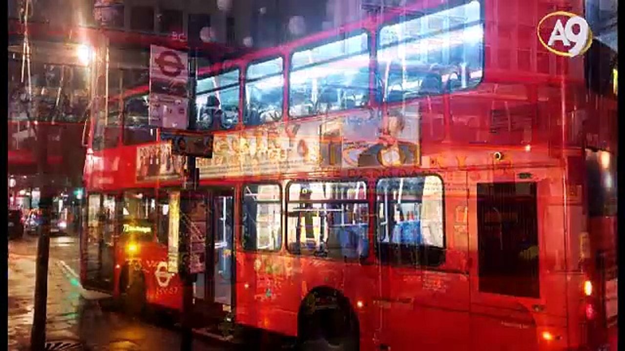 Sayın Adnan Oktar'ın Karanlık Tehlike: Bağnazlık (Bigotry: The Dark Danger) kitabının tanıtım ilanları Londra otobüslerinde