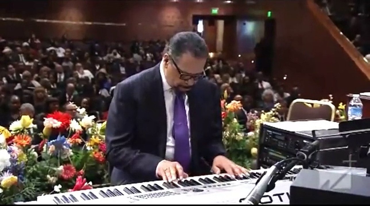 Richard Smallwood - Medley - Andrae Crouch Celebration of Life Concert