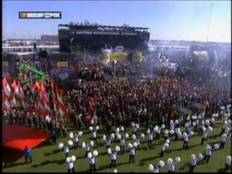 Kelly Clarkson - One Minute @ Daytona