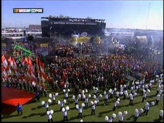 Kelly Clarkson - One Minute @ Daytona