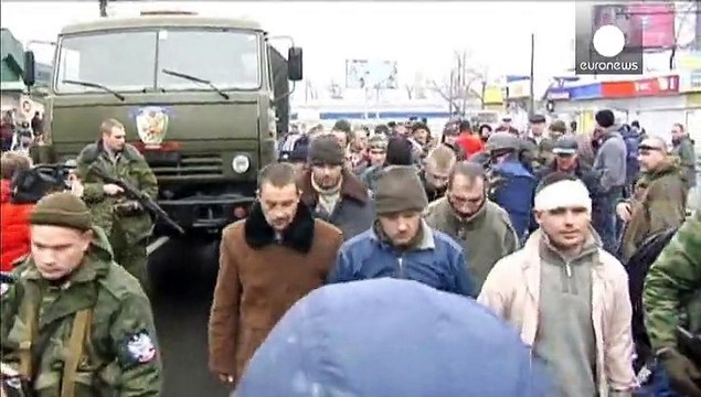 Kiev y los separatistas prorrusos se acusan mutuamente del ataque en el que han muerto 13 personas.