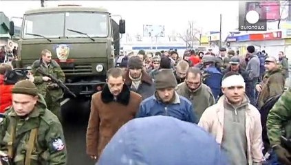 Kiev y los separatistas prorrusos se acusan mutuamente del ataque en el que han muerto 13 personas.