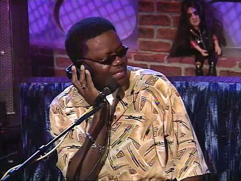 HTVOD - Bernie Mac Visits - 06-07-01 [WDM]