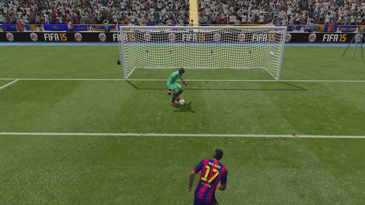 Só no videogame mesmo! Olha esse frangaço do Cech! Kkkkk!