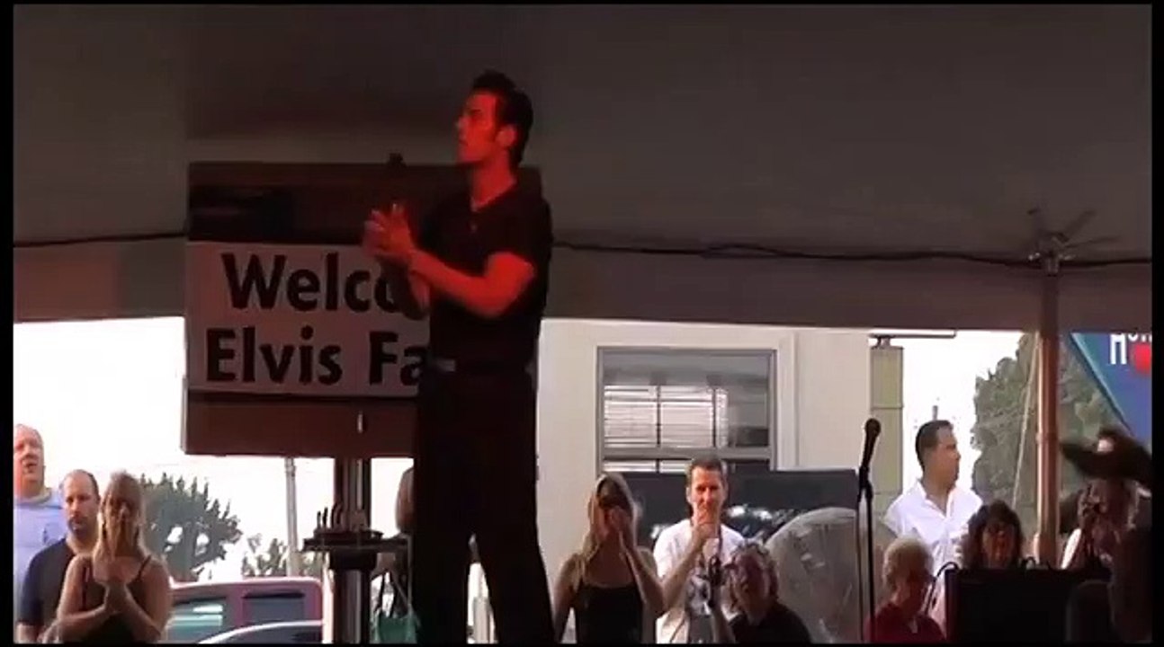 Franz Goovaerts sings A Little Less Conversation at Elvis Week 2007 video