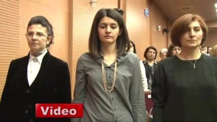 Üniversitelilerin 'Atatürk ve Cumhuriyet' Defilesi Nefes Kesti