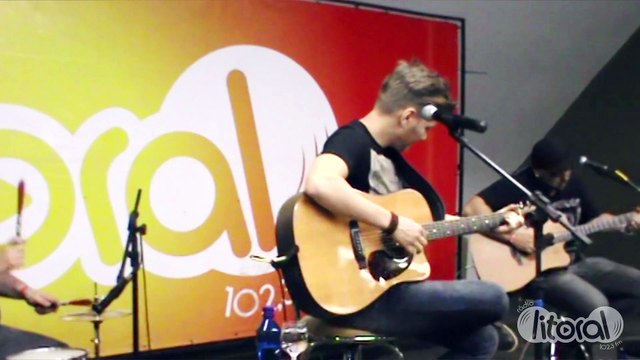 Implorando pra trair - Michel Teló (Ao vivo na Litoral FM)