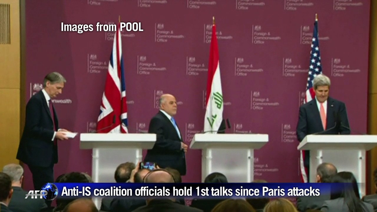 Anti-IS coalition officials hold first talks since Paris attacks