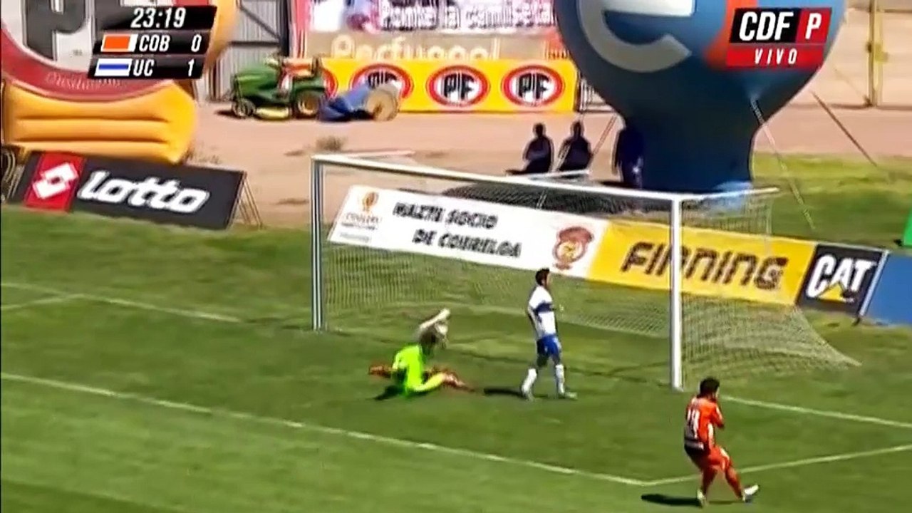 Chile: Peinlich! Aus zwei Metern verballert