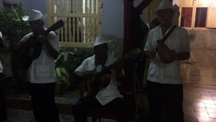 Cuba ,DANSACUBA,et la danse.Groupe de Son durant le Reveillon du Nouvel An Décembre 2014