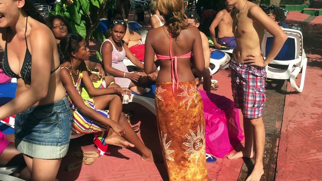 Cuba et les cubains Décembre 2014 Stageet partage festif avec lnos profs autour d'un bon CUBA LIBRE