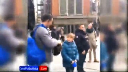 Cristiano Ronaldo disfarça-se de sem-abrigo e surpreende nas ruas de Madrid (video)